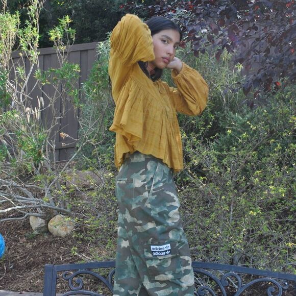 Free People Yellow Wide Cropped Flare Keyhole Top- S - Picture 8 of 8